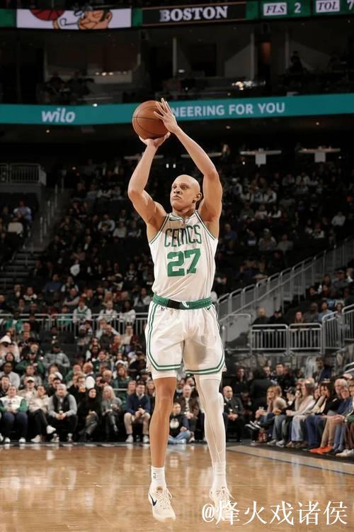 沃尔什首发仅出战17分钟,投篮3中2得到8分6篮板2抢断 沃尔什首发仅出战17分钟,投篮3中2得到8分6篮板2抢断